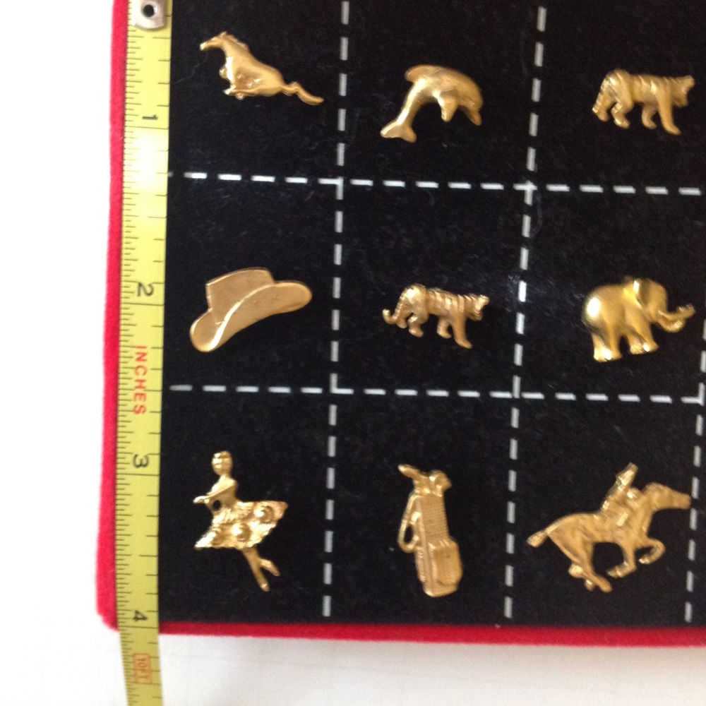 Vintage gold tone lapel pin set - Picture 7 of 8